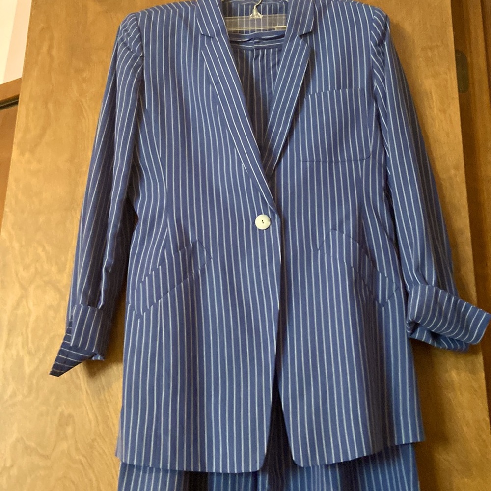 Dana Buchman Blue Pinstripe Blazer